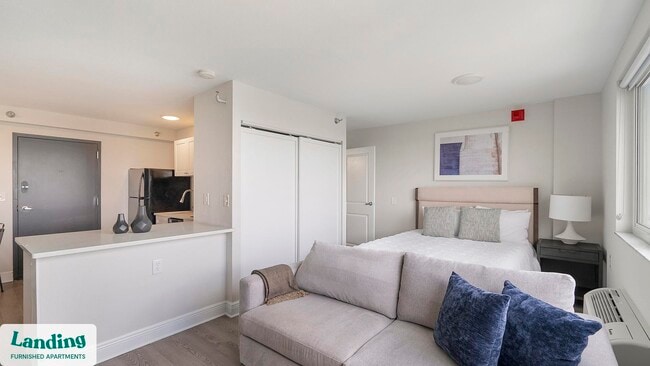 Building Photo - 305 Dr. M.L.K. Jr St S