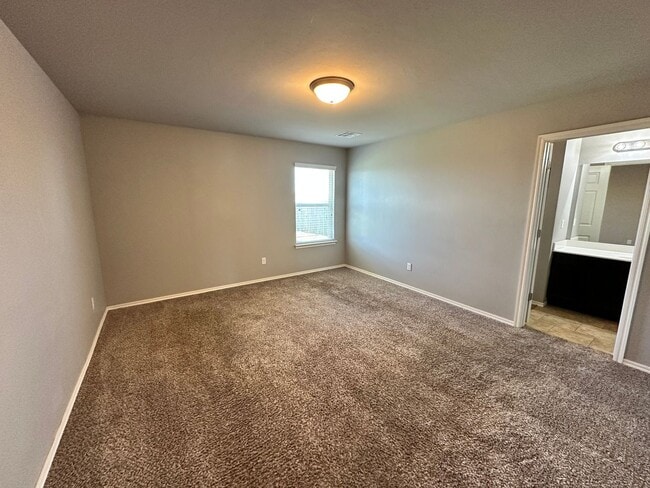 Building Photo - Beautiful 4 Bed 2 bath