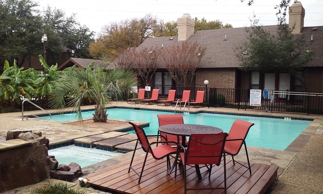Foto del edificio - Woodbridge Townhomes
