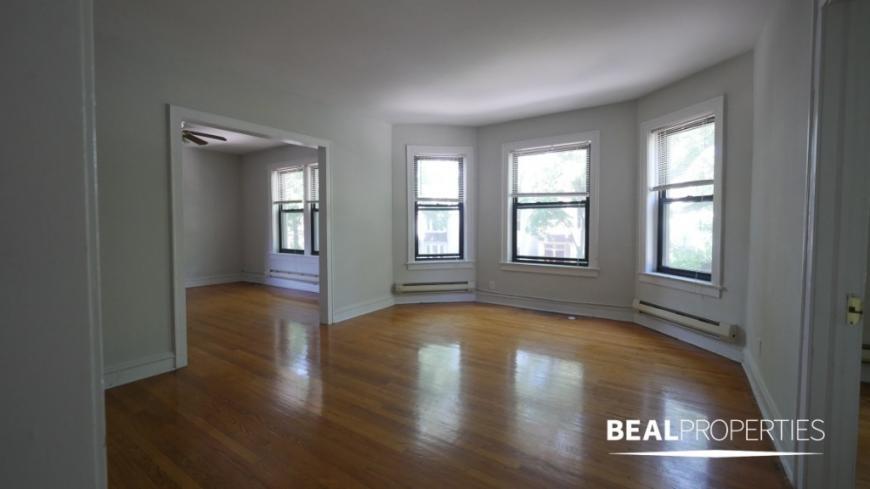 Foto principal - 2 bedroom in CHICAGO IL 60657