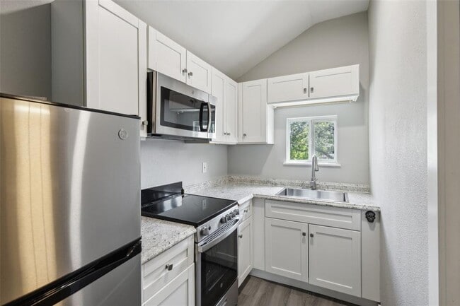 Building Photo - 5839 Goliad Ave