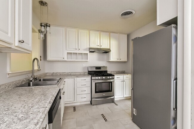 Foto del edificio - 1548 Dearing Rd