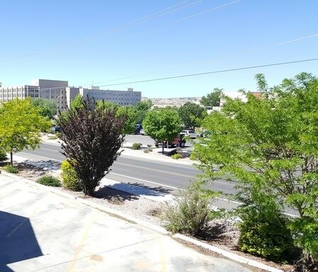 Building Photo - Pinon Bluffs Executive Suite Fully Furnished