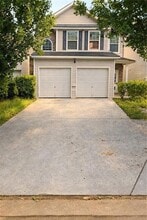 Building Photo - 325 Barshay Dr