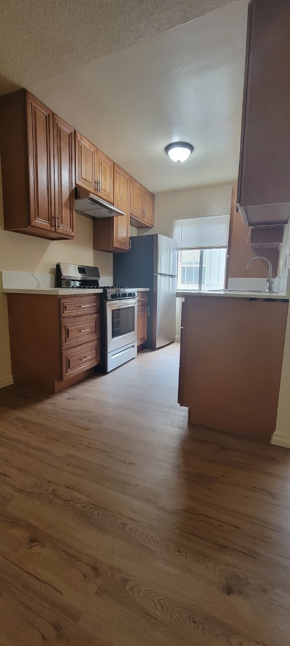 Building Photo - 842 N Sycamore Ave Building Photo - 842 N Sycamore Ave