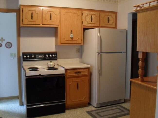 Building Photo - 1427 W Bolivar Ave
