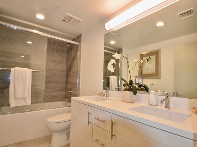 Interior Photo - Lido Apartments - 4025 Grandview