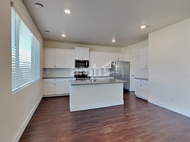 Building Photo - 9480 Clancey St