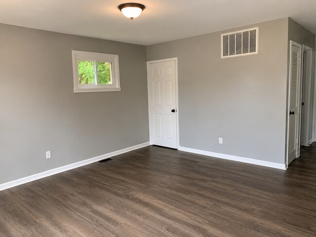 Foto del edificio - Beautifully Renovated 2BR Home with Stunning Backyard & Modern Kitchen