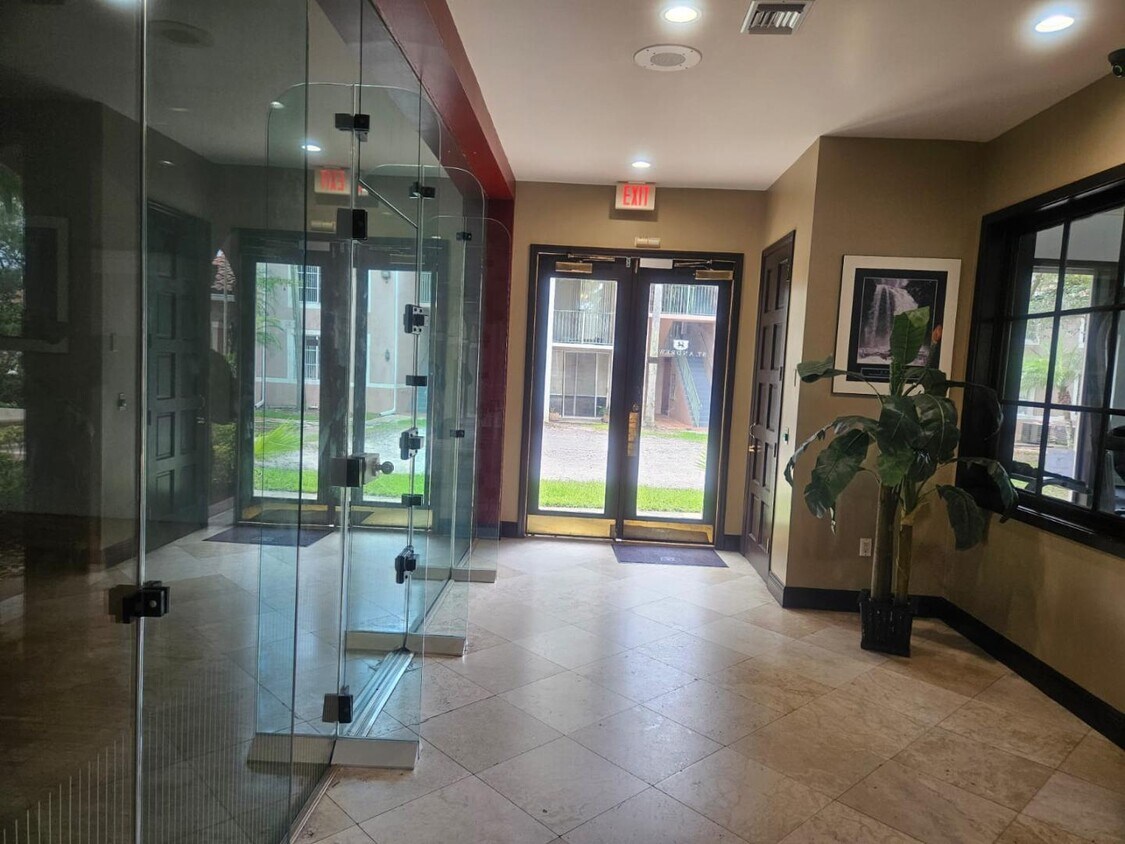 Foto principal - 12136 St.Andrews Pl