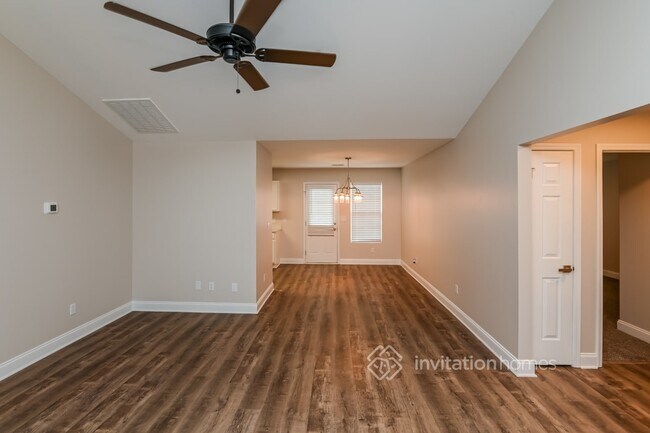 Building Photo - 2932 Ireton Pl