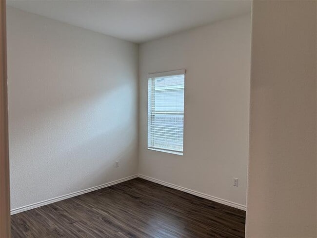 Building Photo - 560 Big Rocky Bend