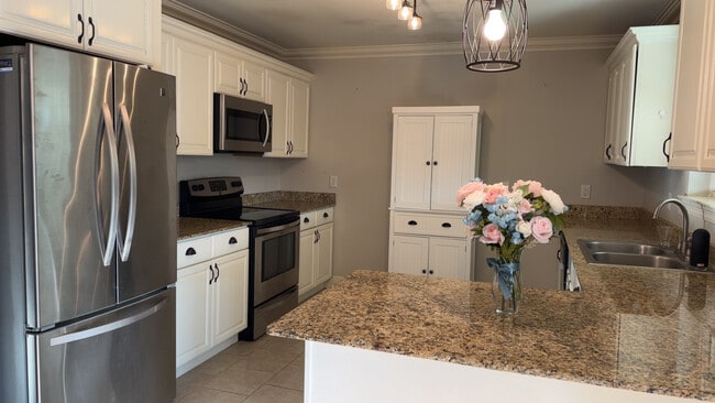 Foto del edificio - 9150 Nolen Dr