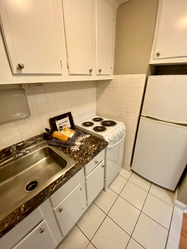 Building Photo - 1862 Beacon St