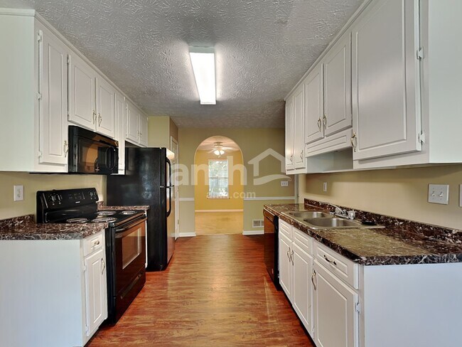 Foto del edificio - 4765 Beaver Rd