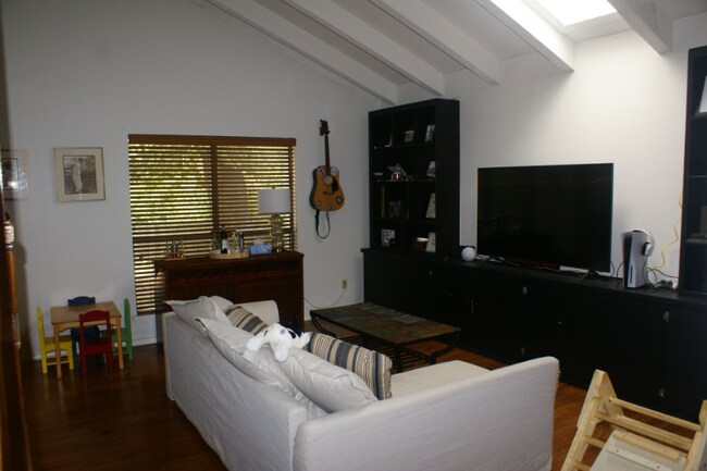 Foto del edificio - 2302 NE 9th St