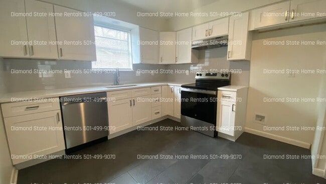 Building Photo - 9601 Labette Dr