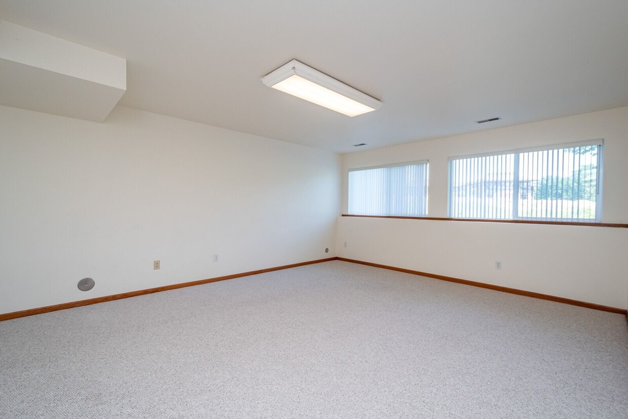 Photo - 7 Redtail Ct (Coralville, IA)
