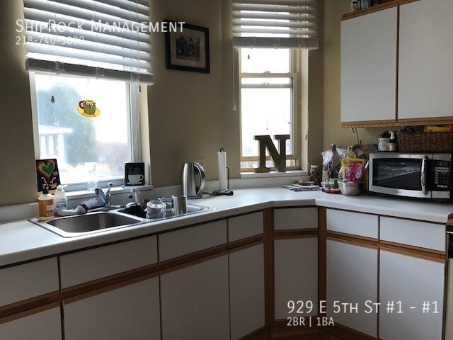 Foto del edificio - 929 E 5th St
