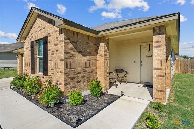 Building Photo - 5102 Karen Grn Dr