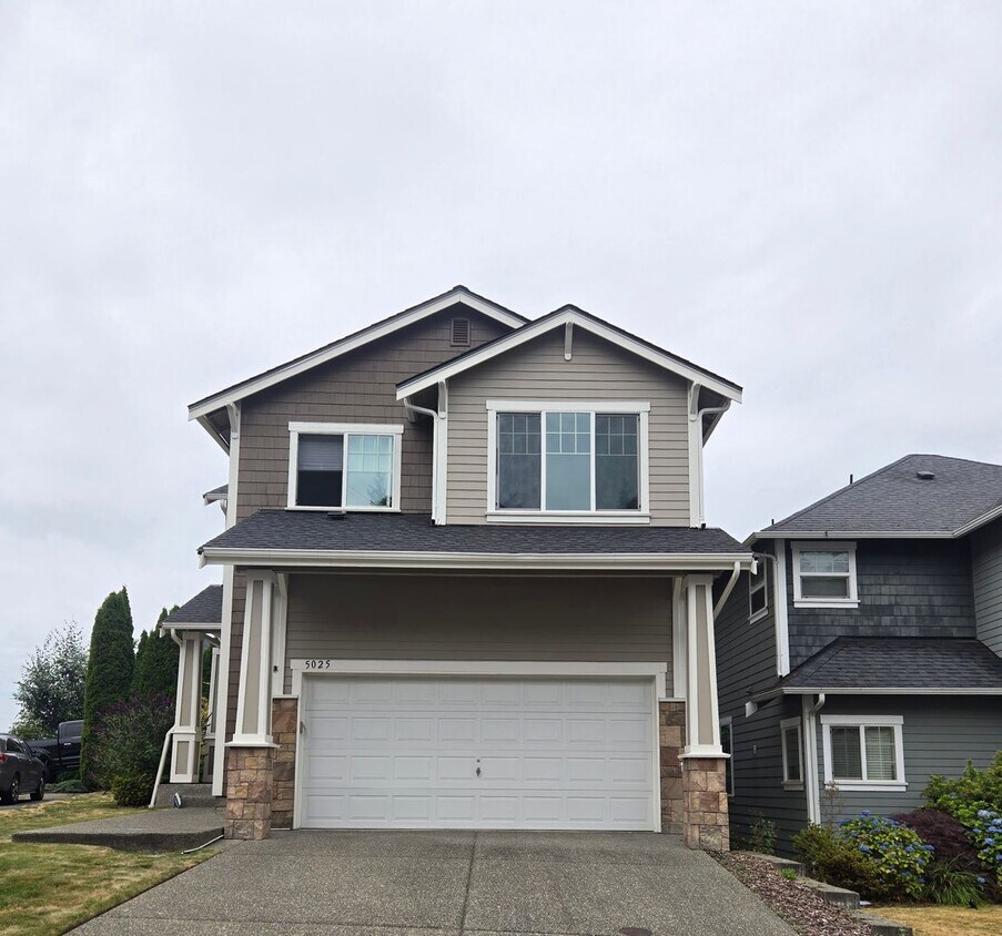 Foto principal - Lakeland Hills 3 bedroom home
