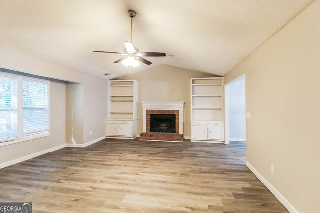 Foto del edificio - 109 Hayes Cir