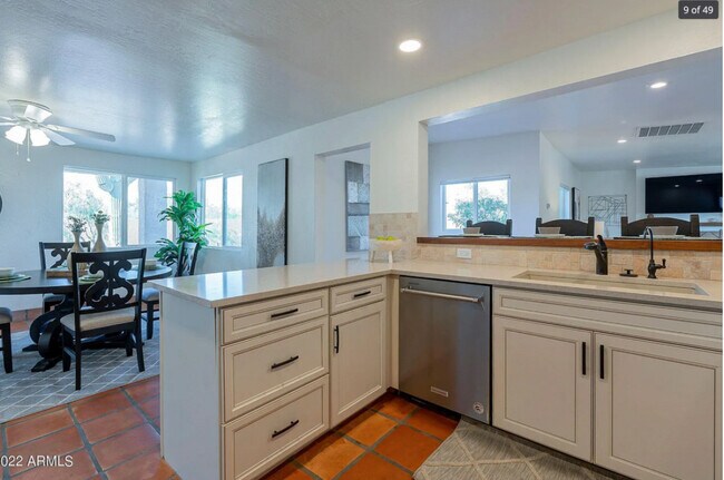 Cocina - 5418 E Yolantha St