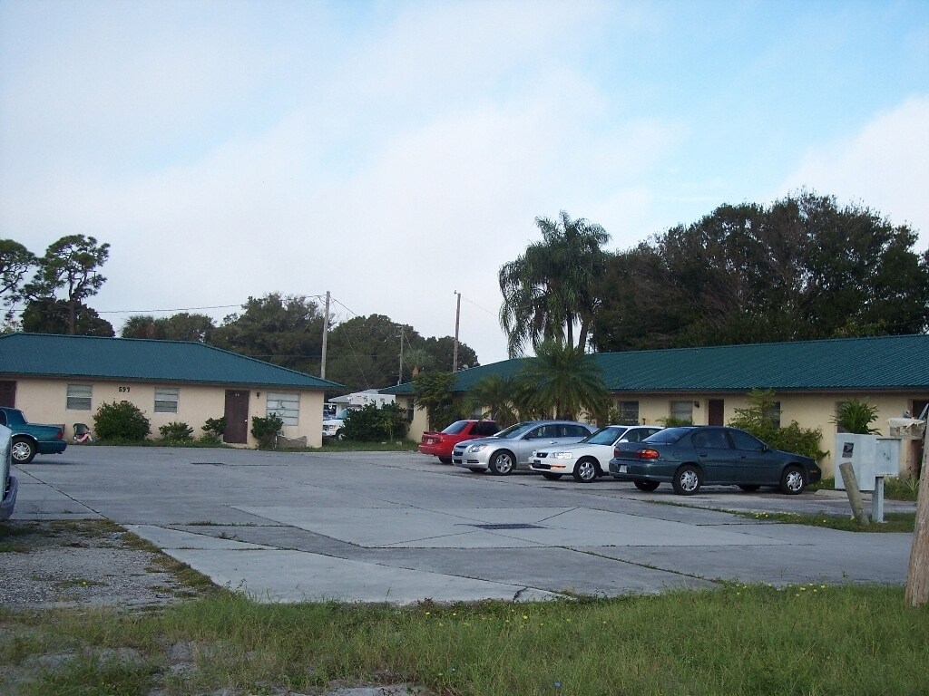 Charles Apt Apartments in Fort Pierce, FL