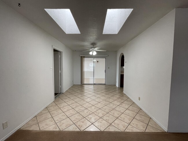 Foto del edificio - 785 Hydra Rd SE