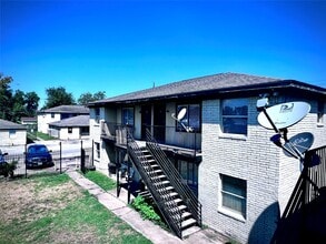 Building Photo - 6802 Sayers St