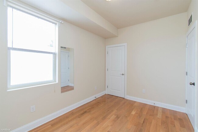 Foto del edificio - 3 br, 2 bath Triplex - 1842 N 17TH ST Unit 3