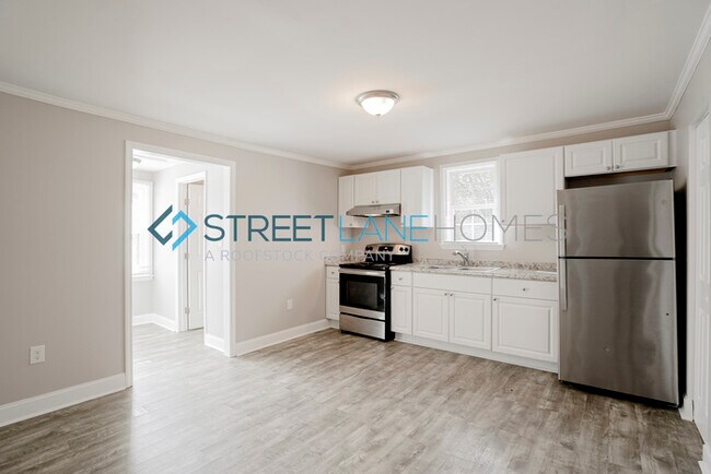 Building Photo - NOW OFFERING $250 OFF FIRST FULL MONTH IF ...