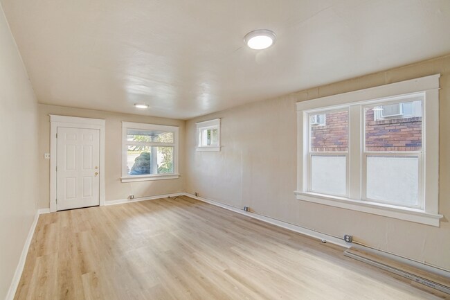 Livingroom - 1150 E 500 S