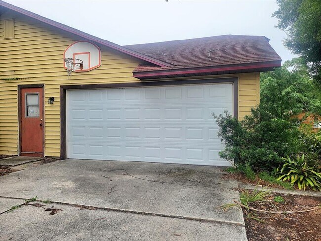 Building Photo - 6313 Undine Way