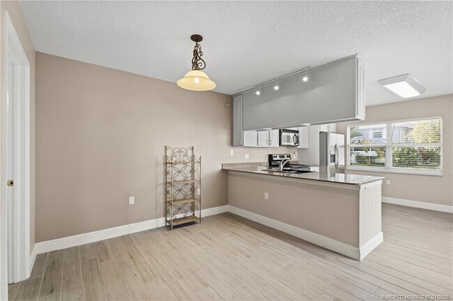 Foto del edificio - 3253 SW Sunset Trace Cir