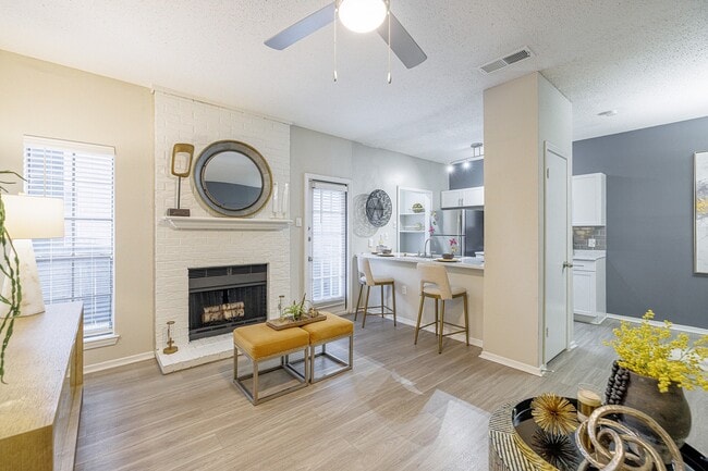 Building Photo - The Residence at North Dallas