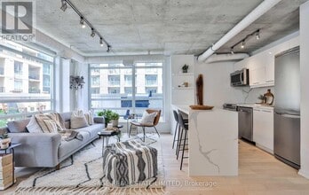 Building Photo - 170 Sudbury St