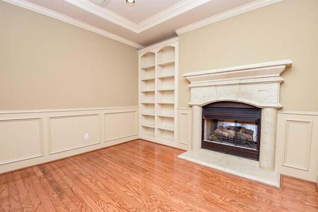 Building Photo - 4210 Stonebridge Dr