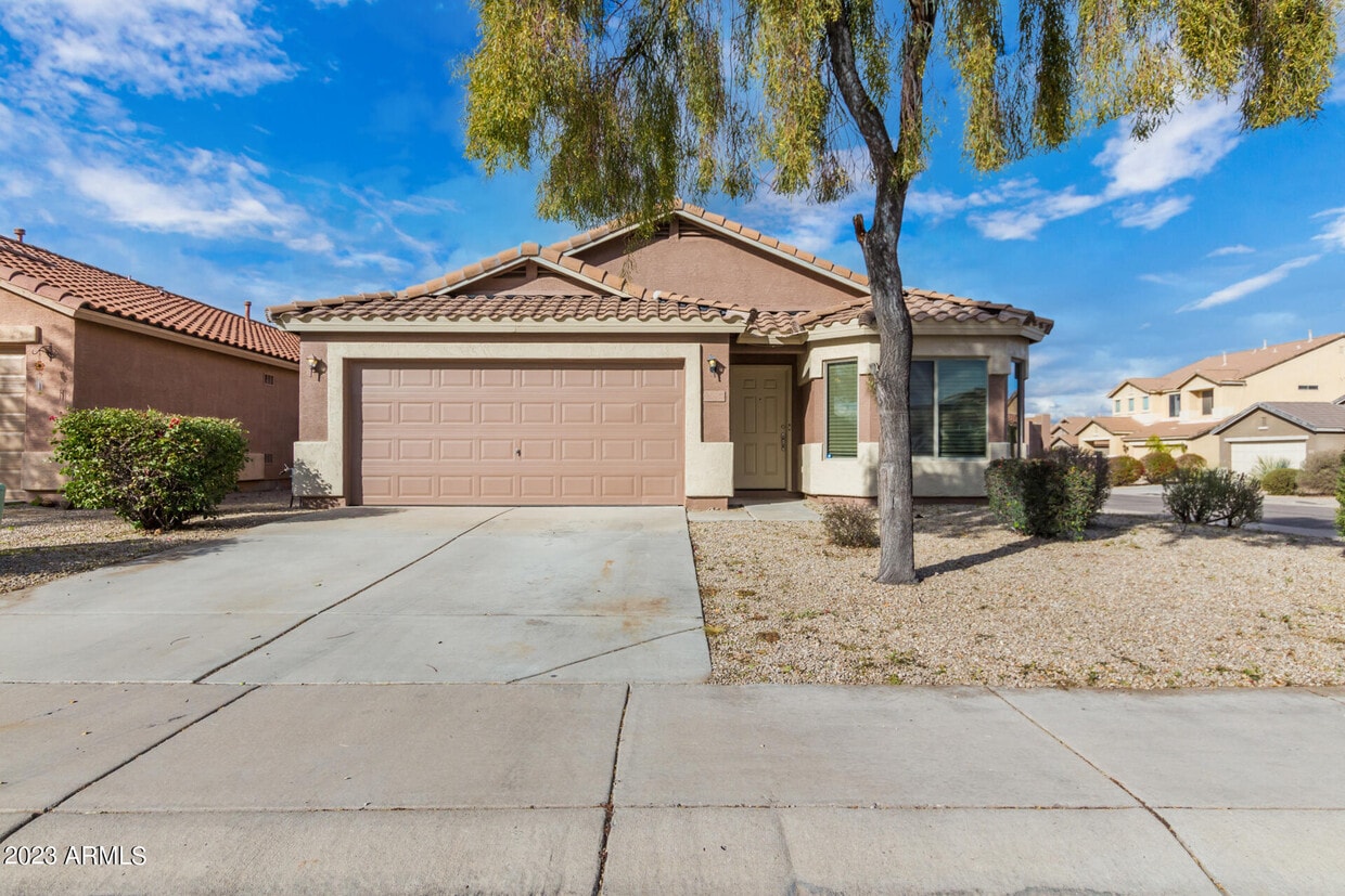3148 W Sunshine Butte Dr, San Tan Valley, AZ 85142 House Rental in