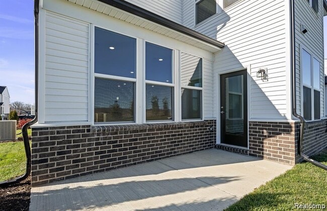 Building Photo - 5570 E Spaniel Dr
