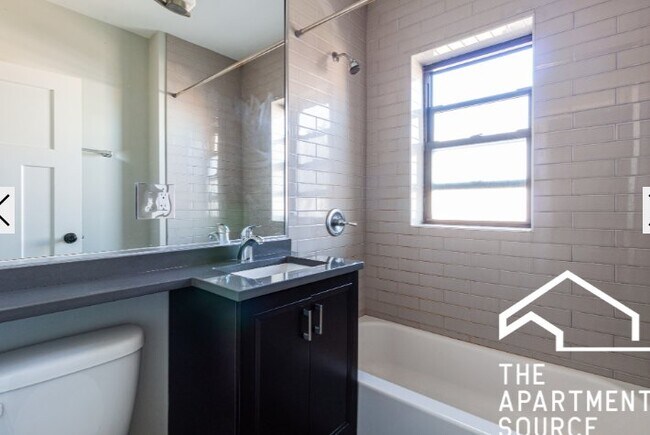 Foto del edificio - 703 W Brompton Ave