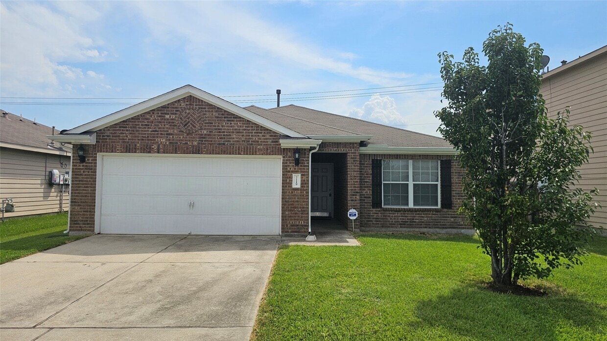 Primary Photo - 7119 Acacia Ln