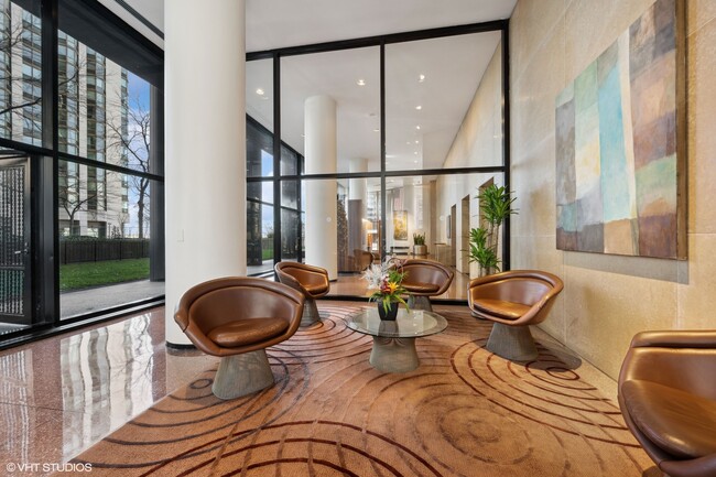 Foto del edificio - 155 N Harbor Dr