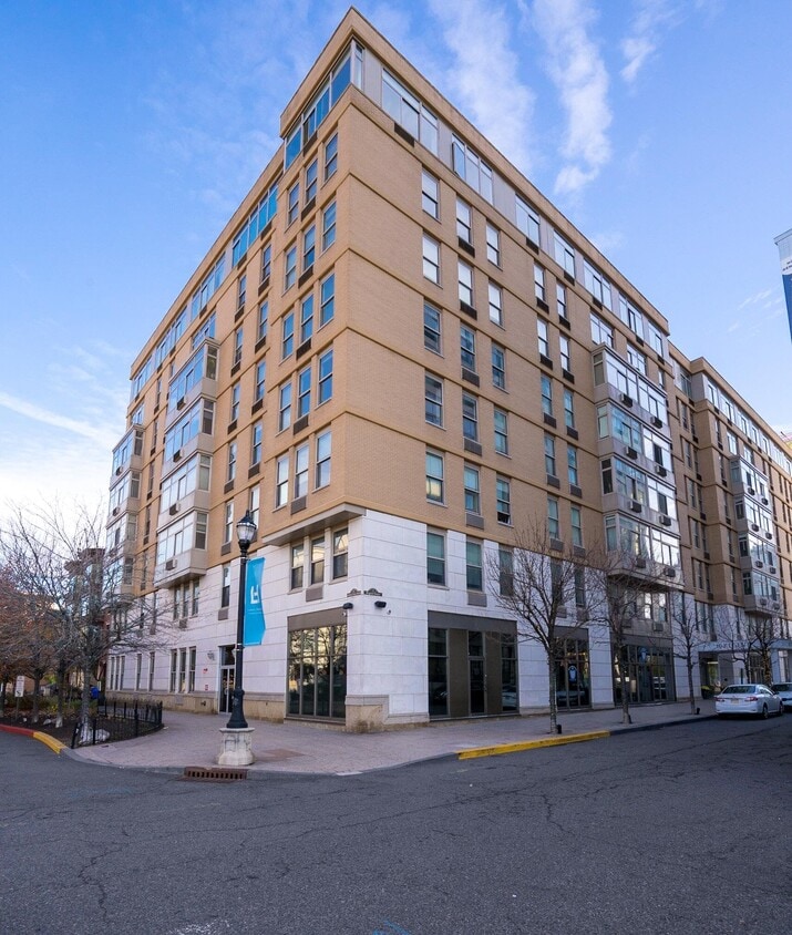 10 Regent St Unit 107, Jersey City, NJ 07302 Condo for Rent in Jersey