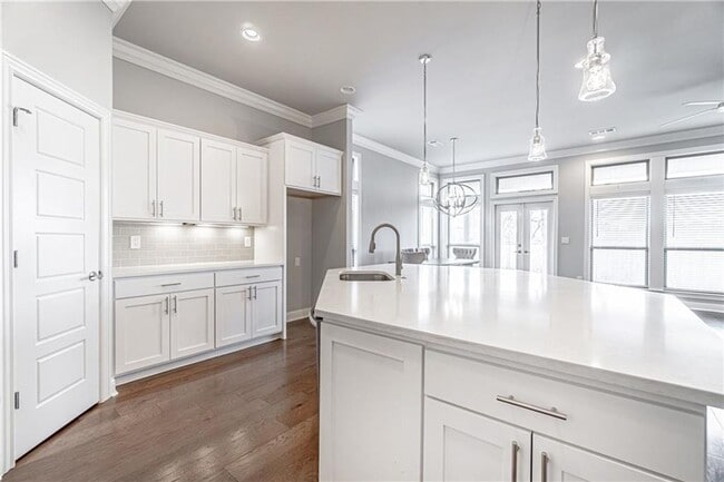 Building Photo - Superb 3 bedroom 2 bath home in Bentonville / top notch living