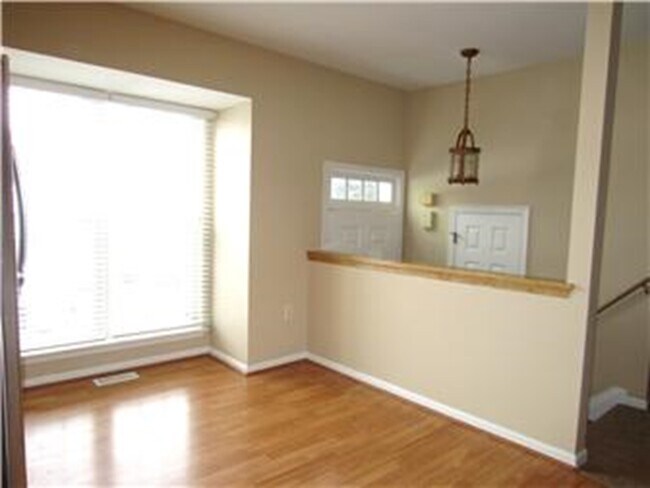 Foto del edificio - 320 Palmerston Ct