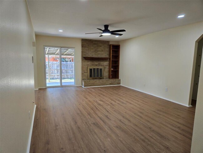 Foto del edificio - 6704 Clubway Ln