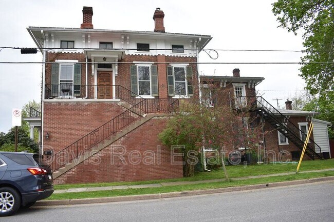Building Photo - 440-444 W Main St