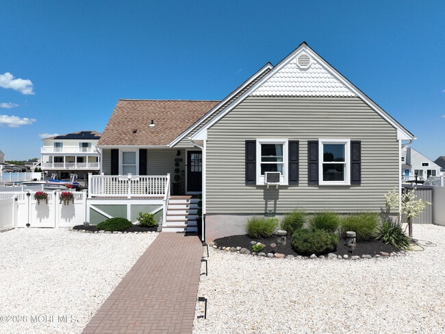 Building Photo - 140 Matilda Dr