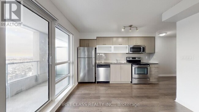 Building Photo - 2015 Sheppard Ave E